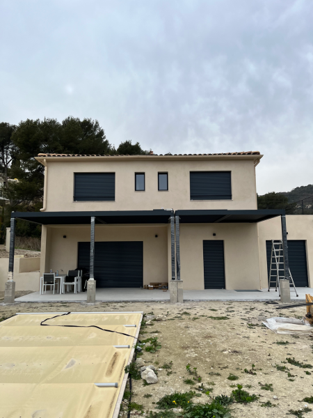 Installation de deux pergolas bioclimatique et clôture avec portillon avec visiophone à Antibes en Alpes-Maritimes 06